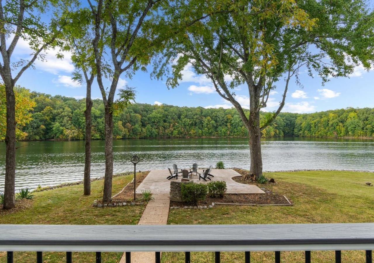 Rare Find Best Lot With Dock And Views On Lake Winchester المظهر الخارجي الصورة
